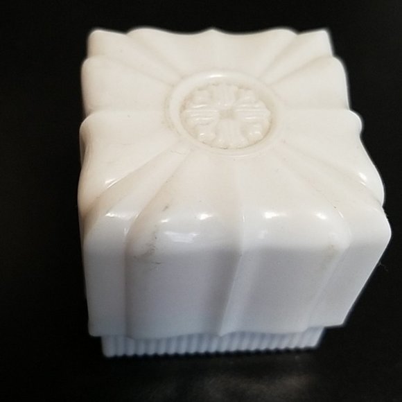 Pair of Vintage Celluloid Ring Boxes - Picture 2 of 5